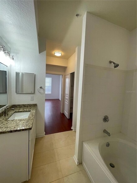Building Photo - 5125 Palm Springs Blvd