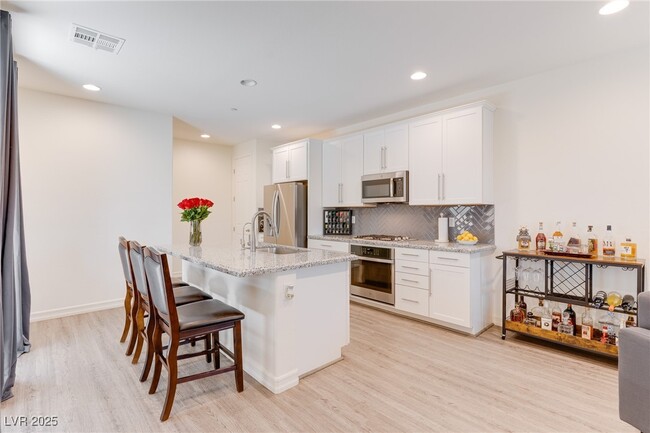 Building Photo - 60 Kimberlite Dr
