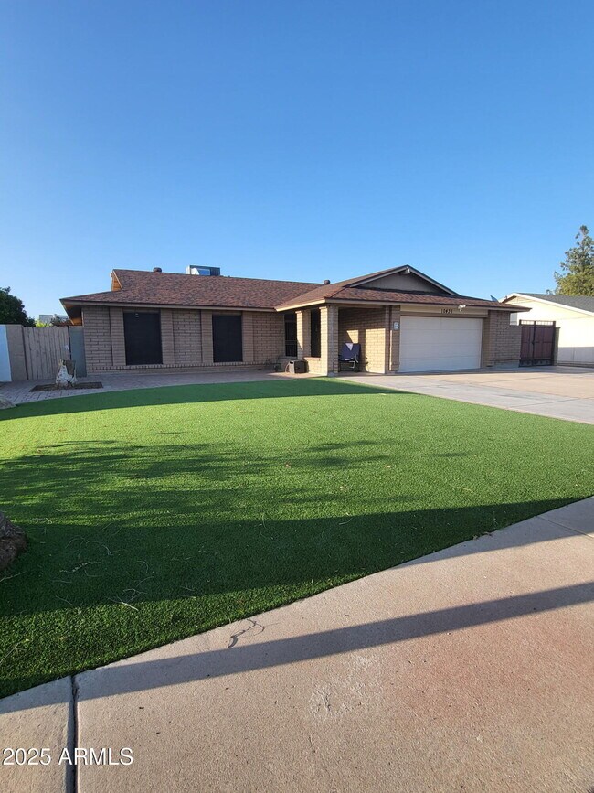 Primary Photo - 10436 W Ruth Ave