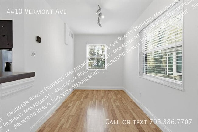 Building Photo - 4410 Vermont Ave