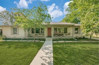 Building Photo - 9210 San Fernando Way