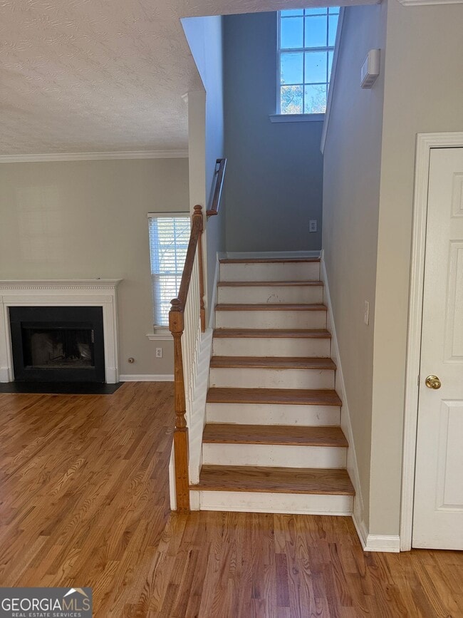 Building Photo - 27 Montgomery St NE