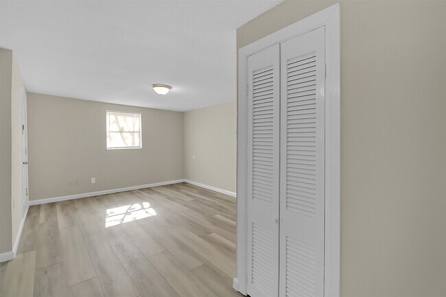 Building Photo - 511 Williams Ave