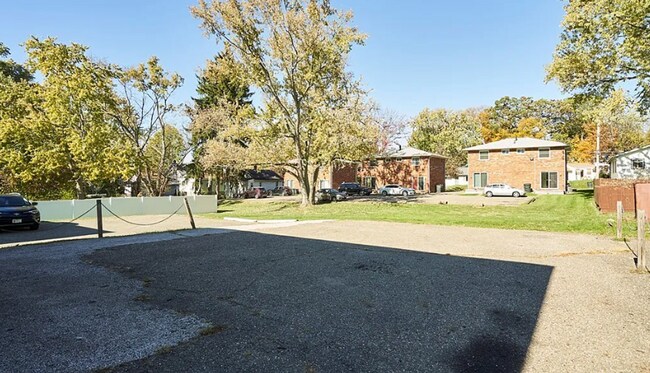 Building Photo - 923-925 Rosamond Ave