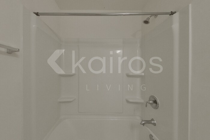 Building Photo - 215 Long Is Dr