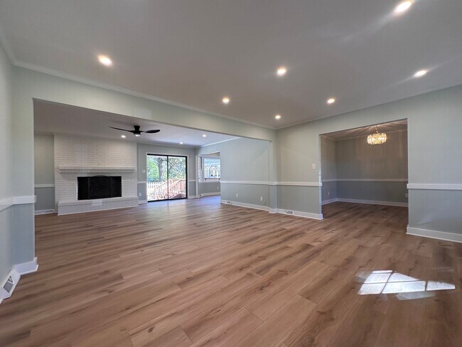 Building Photo - Home on High Tide