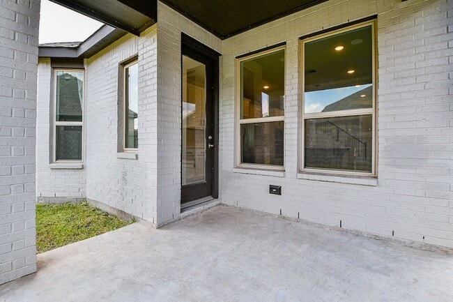 Building Photo - 943 Malibu Shr Ln