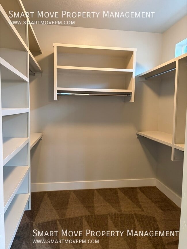 Building Photo - 2929 E Heartleaf Ln