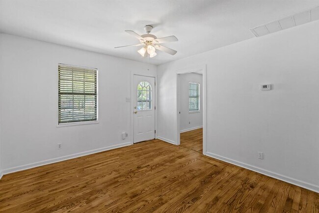 Building Photo - 1709 Patton Ln
