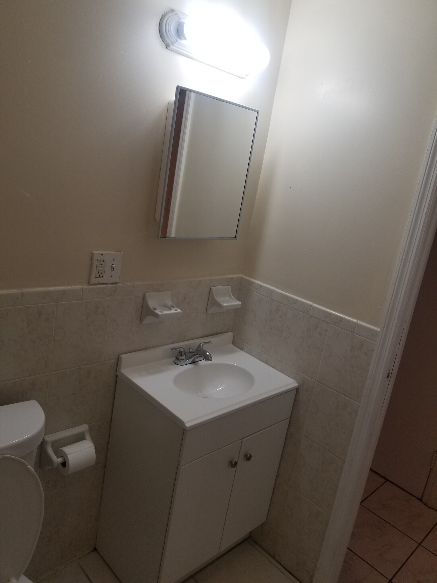 Building Photo - 496 21st St