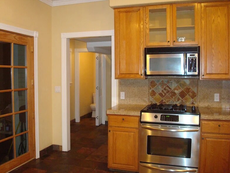 Building Photo - 208 Bodega Ave