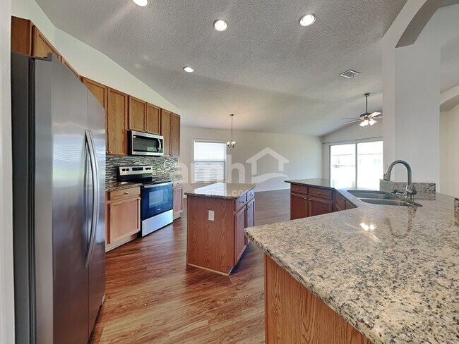 Building Photo - 3584 Shrewsbury Dr