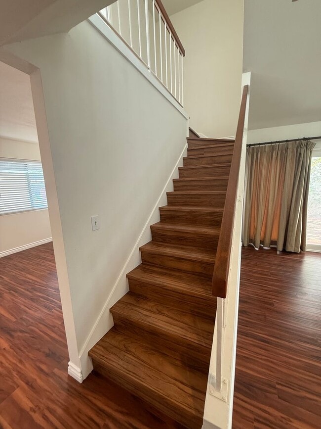 Building Photo - Gorgeous and Upgraded 4 Bed, 2.5 Bath Two-Story in Villa Portofino!