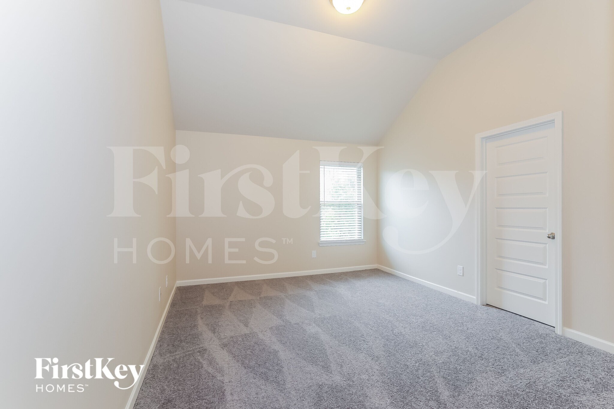 Building Photo - 1328 Wild Rose Dr SE