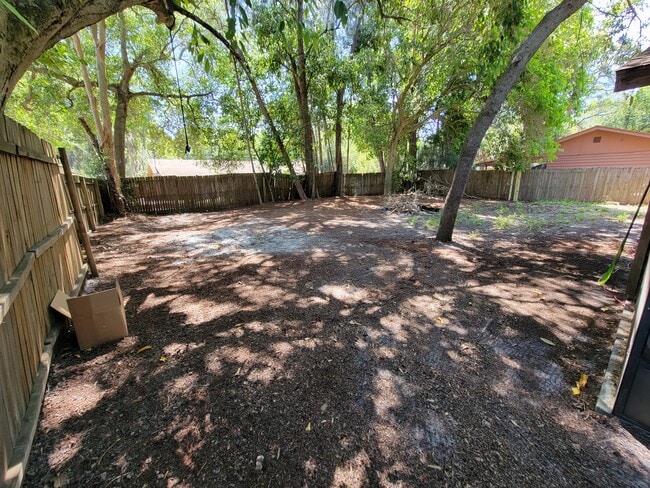 Building Photo - 4846 Royal Palm Ave