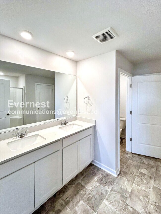 Building Photo - 1819 Wellwood LN