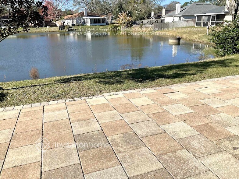 Building Photo - 7624 Fawn Lake Dr N