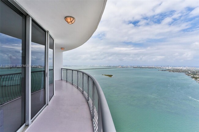 Building Photo - 1750 N Bayshore Dr