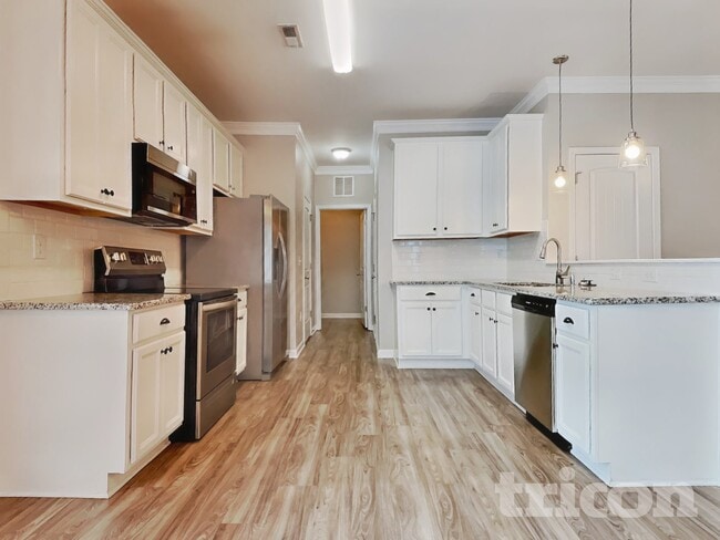 Building Photo - 15 Coswell Ct