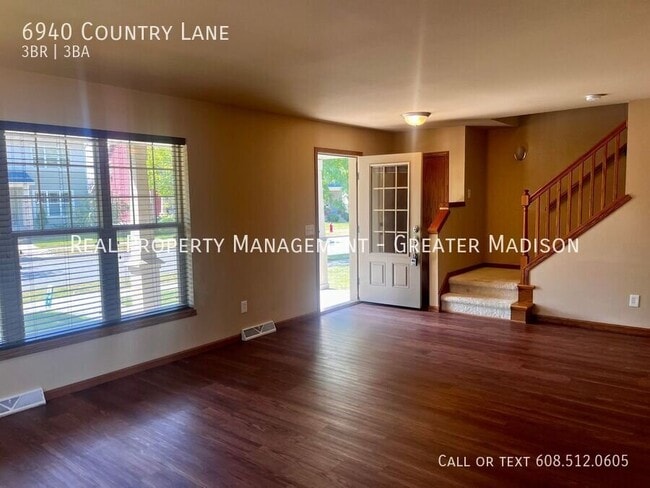 Building Photo - 6940 Country Ln
