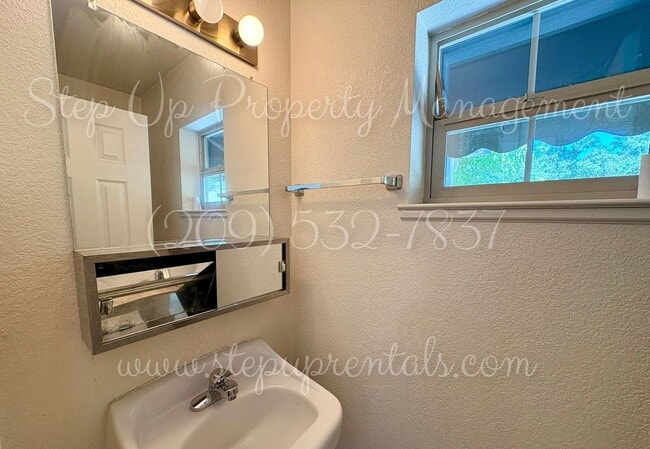 Building Photo - Spacious Curtis Creek Ranch Home in a Quiet Cul-de-Sac with Large Garage & Private Outdoor Space