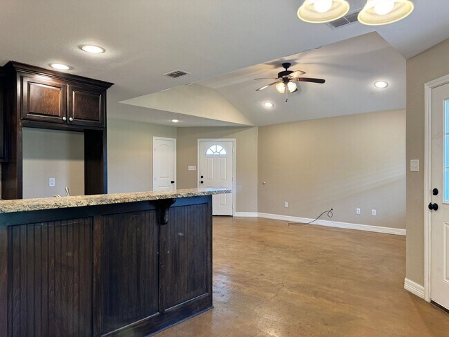 Building Photo - 15786 County Rd 472