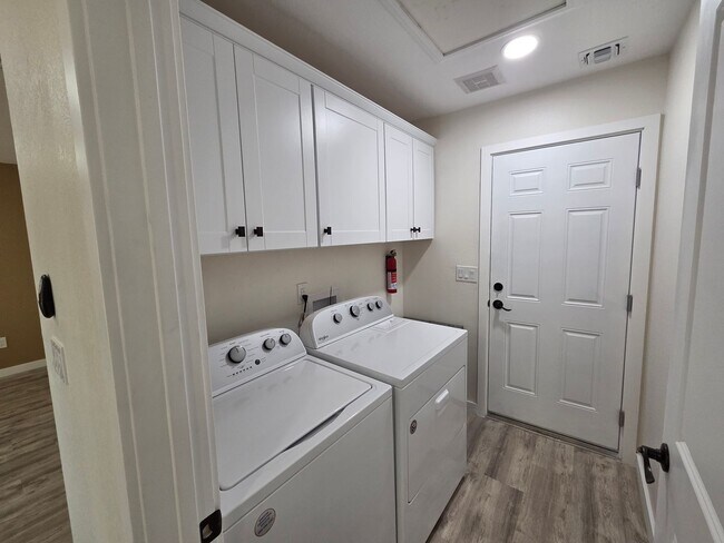 Building Photo - Beautiful 3 bedroom / 2 bath in Scottsdale!
