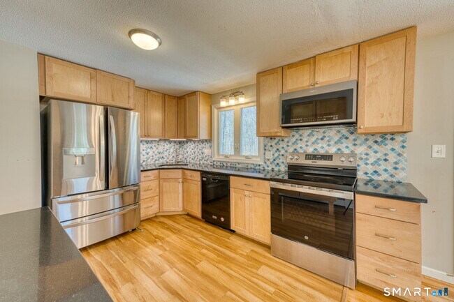 Building Photo - 371 Warrenville Rd