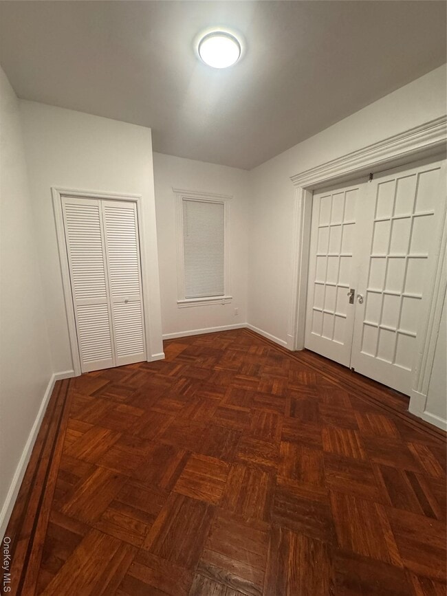 Building Photo - 516 Morris Park Ave