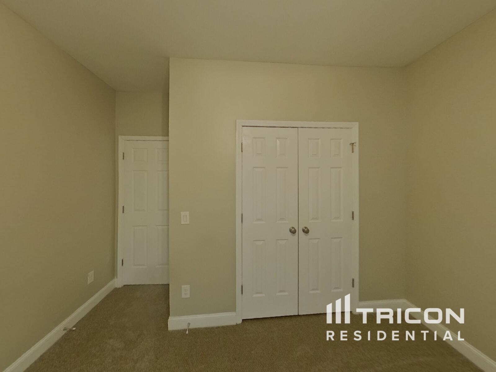 Building Photo - 3335 Renaissance Cir