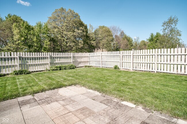Building Photo - 10856 Trailwood Dr