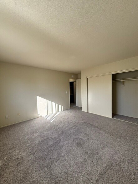 Building Photo - 126 W Electric Ave