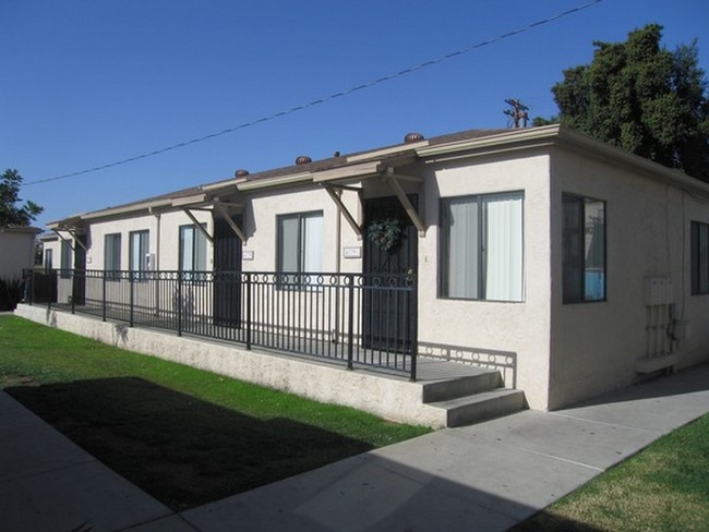 Building Photo - Central Avenue Apartments