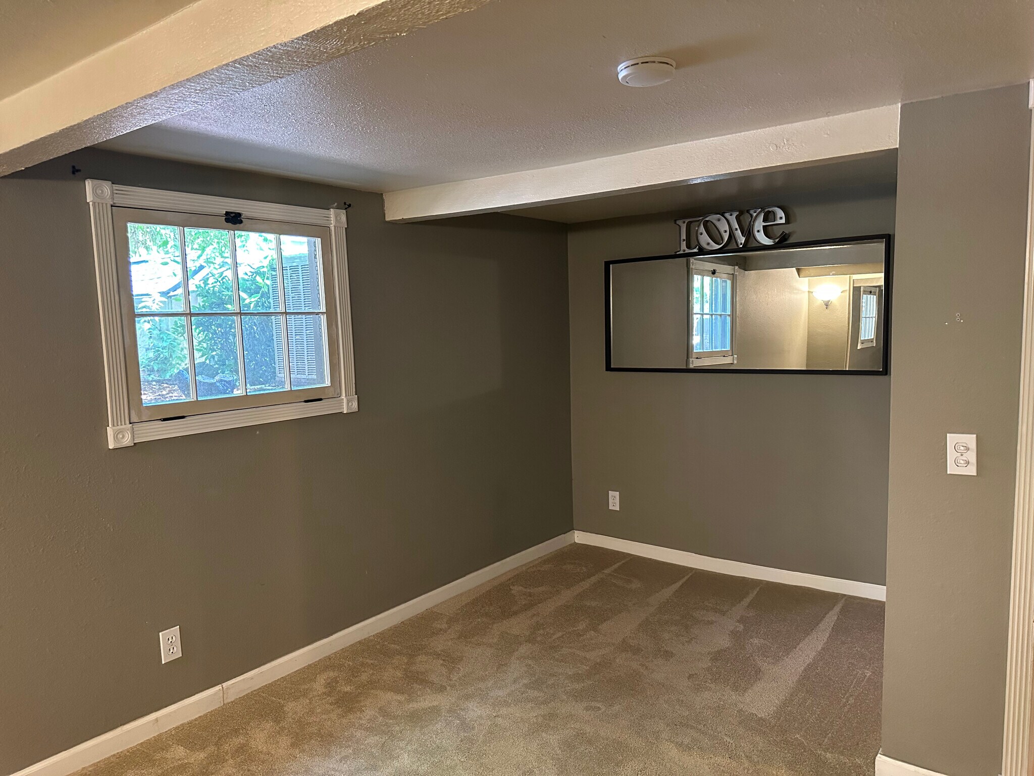 Building Photo - 14537 SW Dekorte Ter