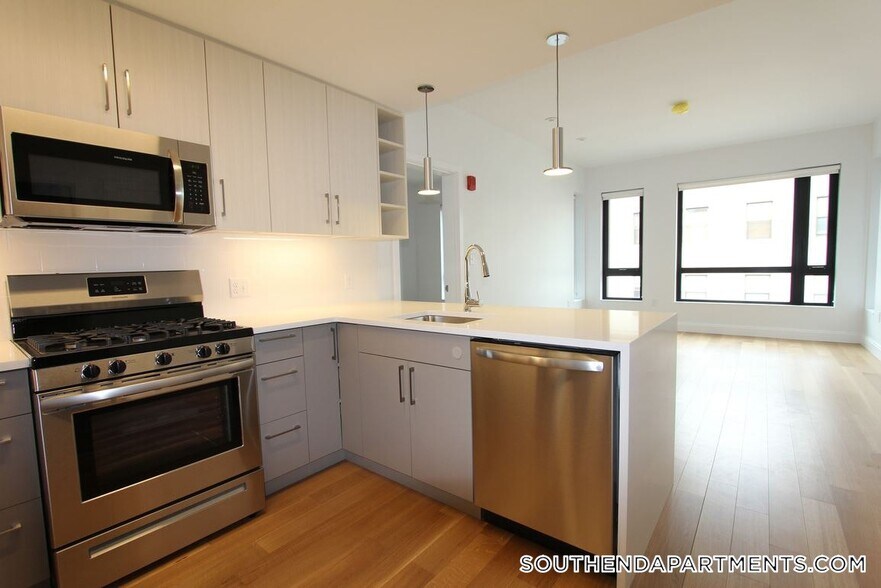 Building Photo - 150 Camden St