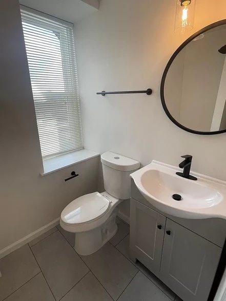 Building Photo - 566 E High St