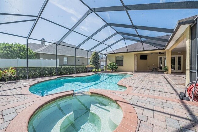 Building Photo - 6658 Cres Woods Cir