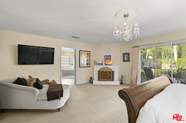 Building Photo - 5176 Don Pio Dr