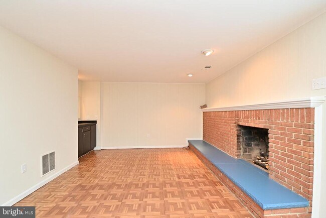 Building Photo - 8991 Omega Ct