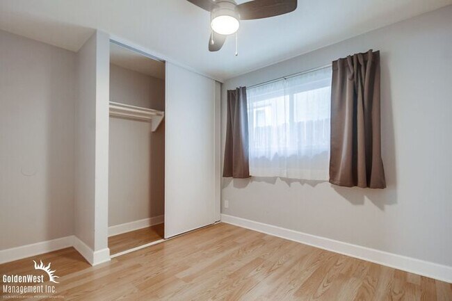 Building Photo - Scenic 4Bdm 2Ba Oasis with Panoramic Views...