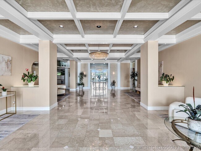 Building Photo - 1410 S Ocean Dr