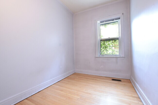 Building Photo - 3111 W Palmer Square