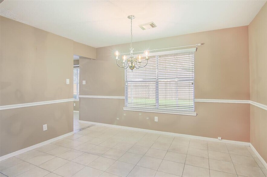 Building Photo - 5018 Dawngate Dr