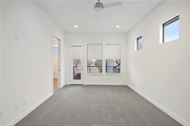 Building Photo - 2407 Douglas Ave