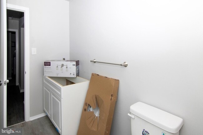 Building Photo - 106 Haines Ave