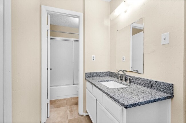 Building Photo - 24026 Spring Briar Ln