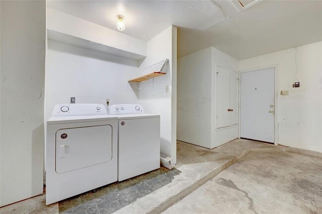 Building Photo - 12601 Europa Ln