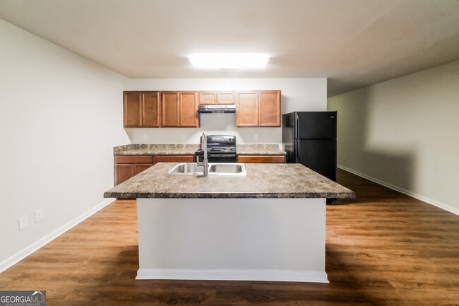 Building Photo - 304 Reedell Way