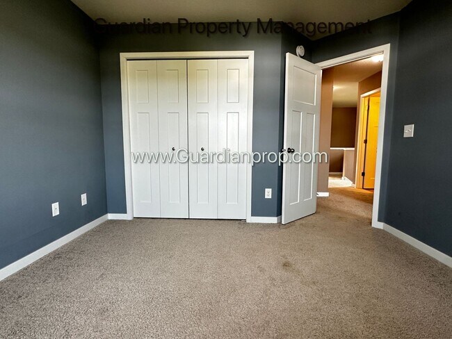 Building Photo - 11920 Emery Village Dr N