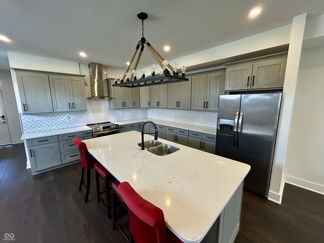 Building Photo - 2511 S Delaware St